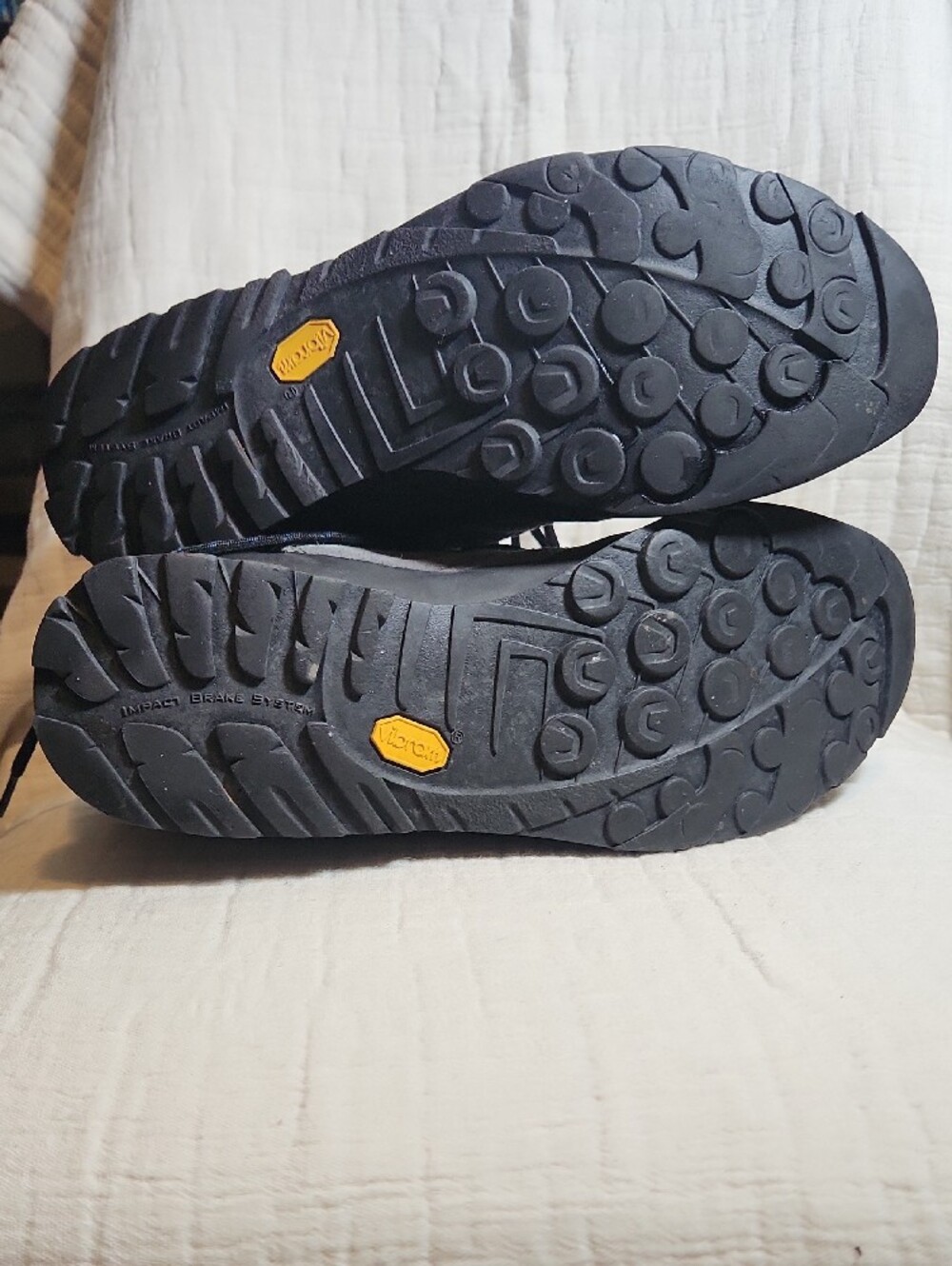 La Sportiva Men’s Gray and Black Approach Shoes - Picture 6 of 10
